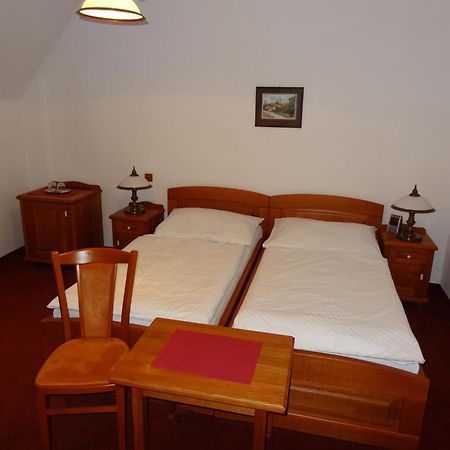 Hotel Pegas เบอร์โน ภายนอก รูปภาพ