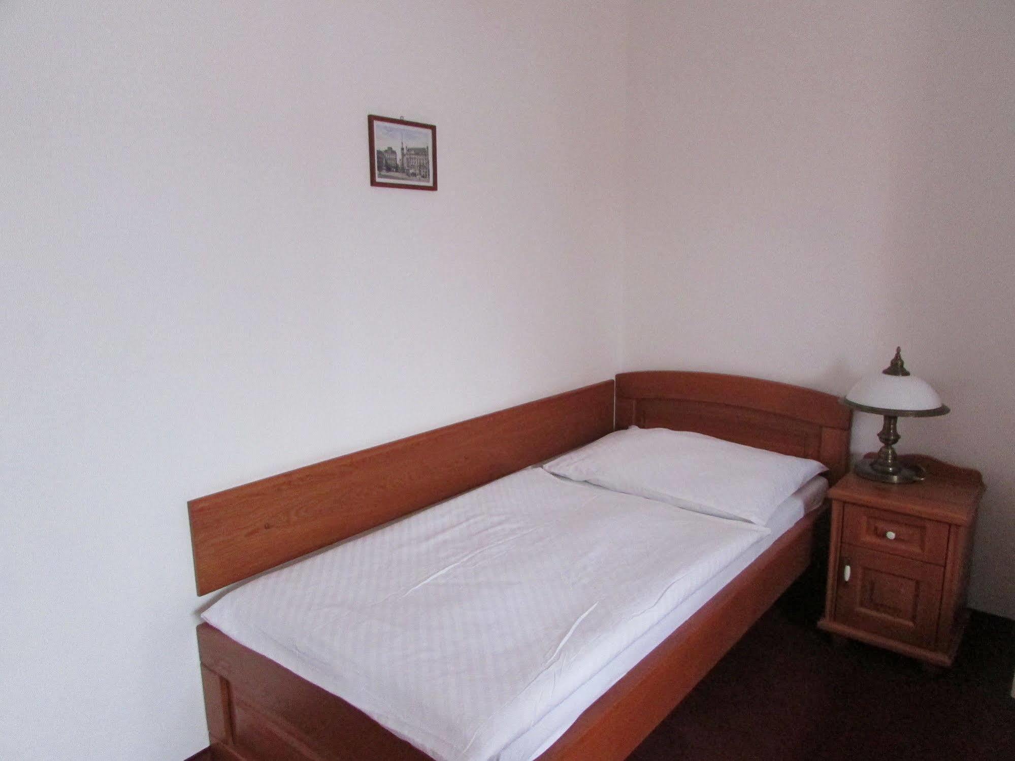 Hotel Pegas เบอร์โน ภายนอก รูปภาพ